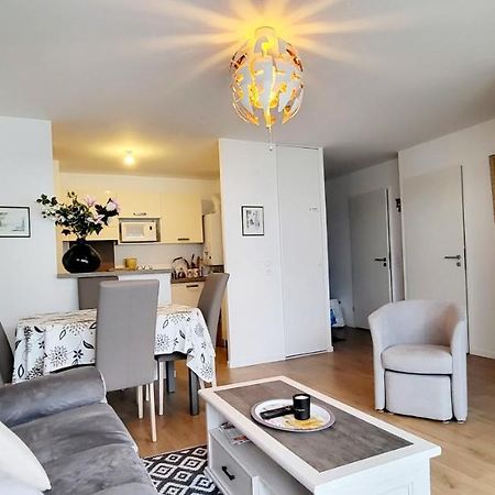 Appartement Moderne Finement Decore Avec Balcon A Vannes Centre Kültér fotó