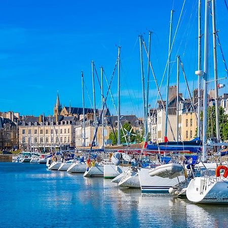 Appartement Moderne Finement Decore Avec Balcon A Vannes Centre Kültér fotó