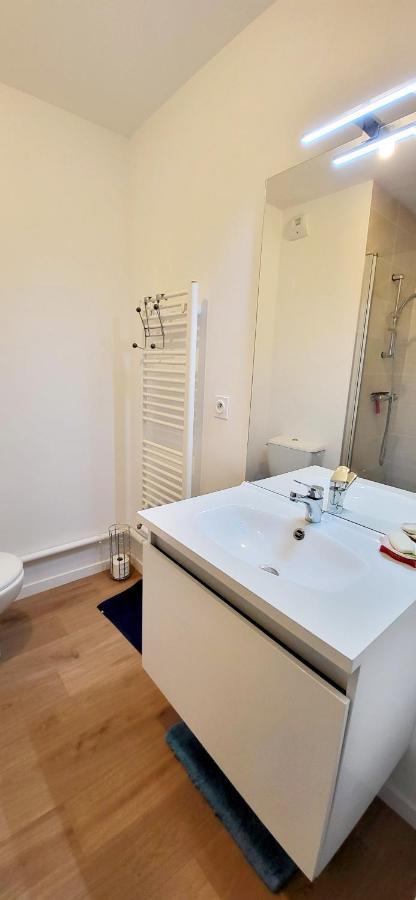 Appartement Moderne Finement Decore Avec Balcon A Vannes Centre Kültér fotó