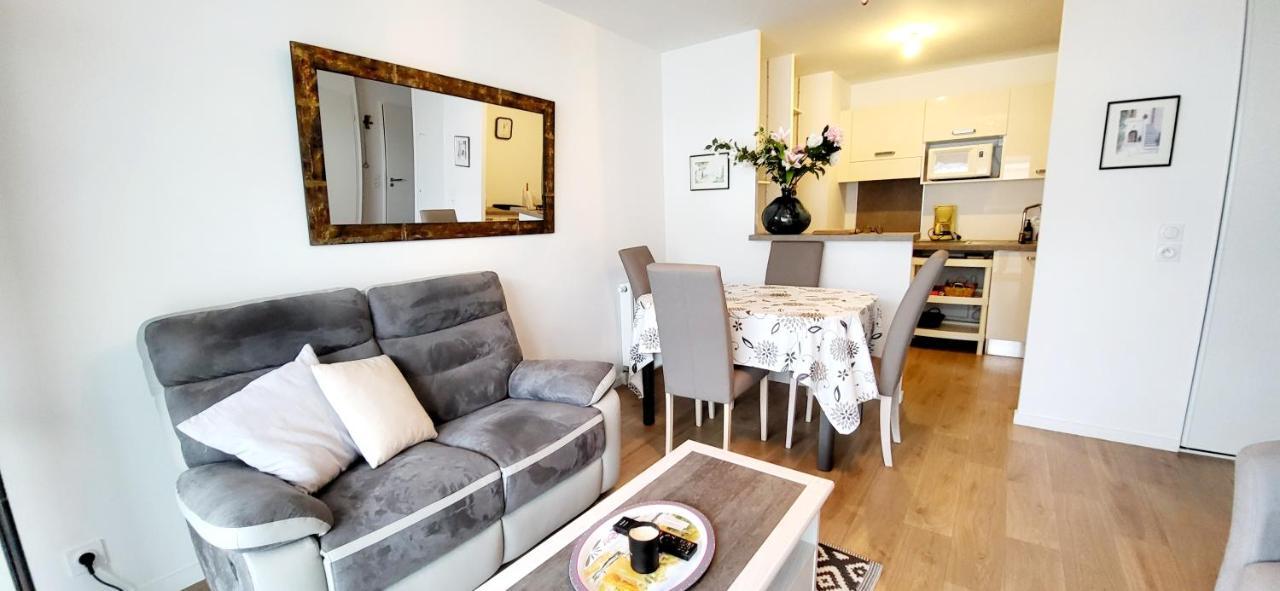 Appartement Moderne Finement Decore Avec Balcon A Vannes Centre Kültér fotó